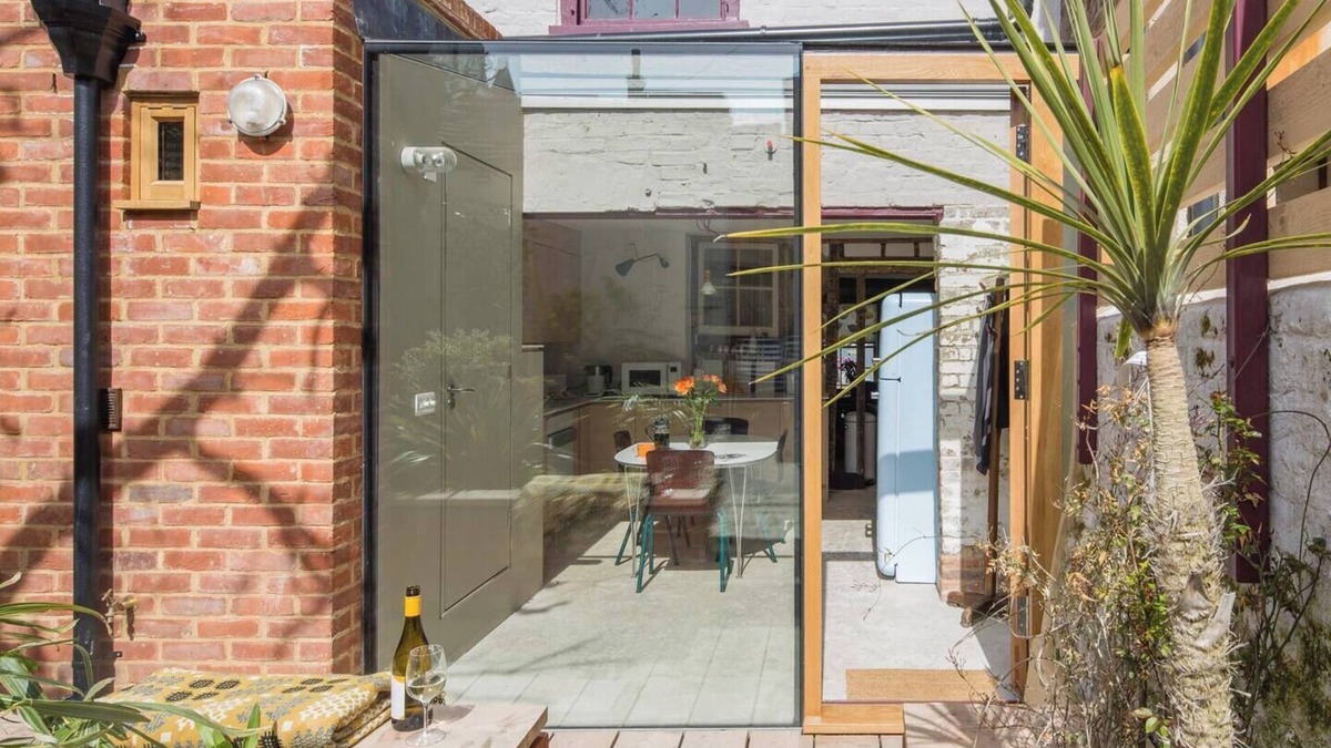 Margate Old Town House | Pass the Keys | Smugglers Cottage - Unique Margate Home