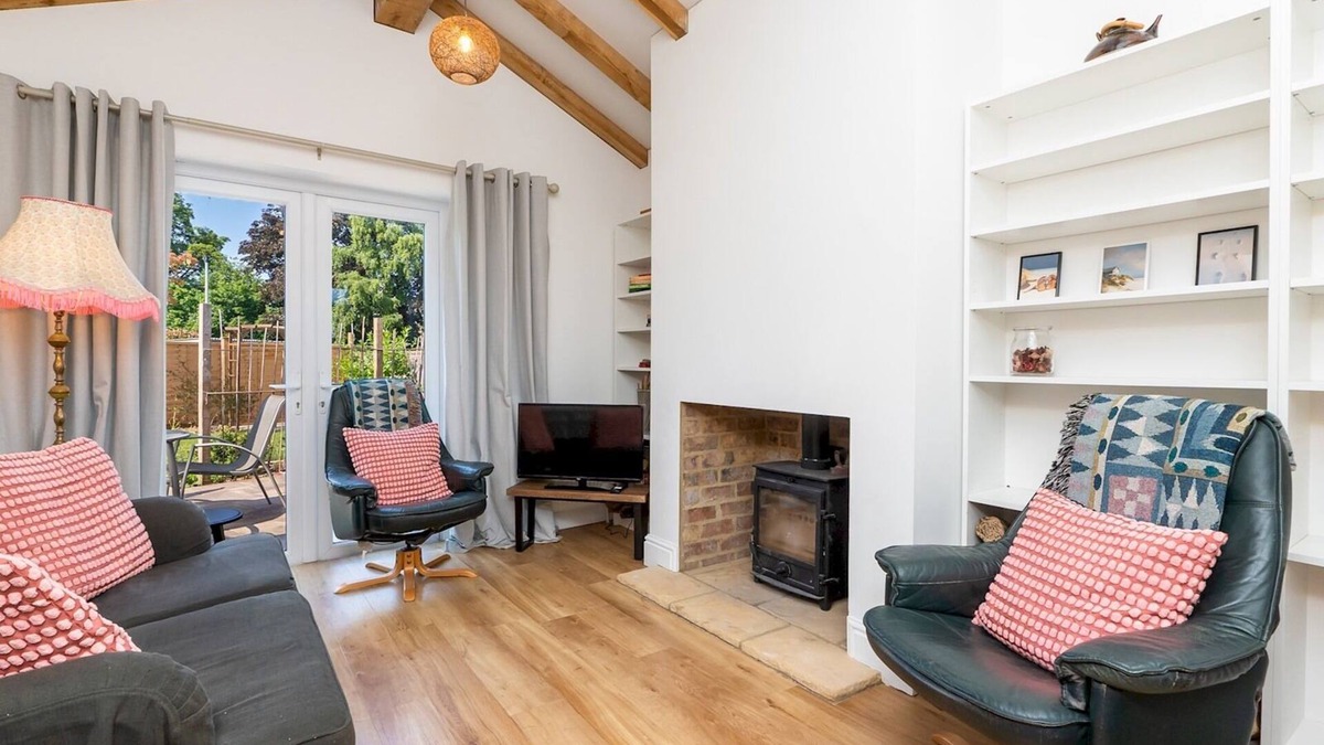 Combe Down House | Pass the Keys | Spacious family home with parking