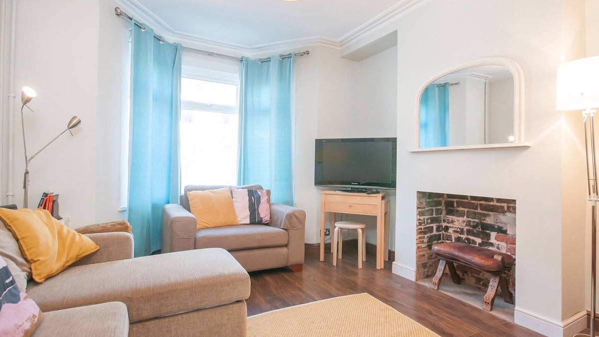 Canton House | Pass the Keys | Spacious Victorian Canton home with Free Parking
