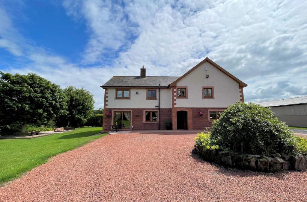 Gretna House | Pass the Keys Spectacular 7BR House Hot Tub and Gardens in Gretna