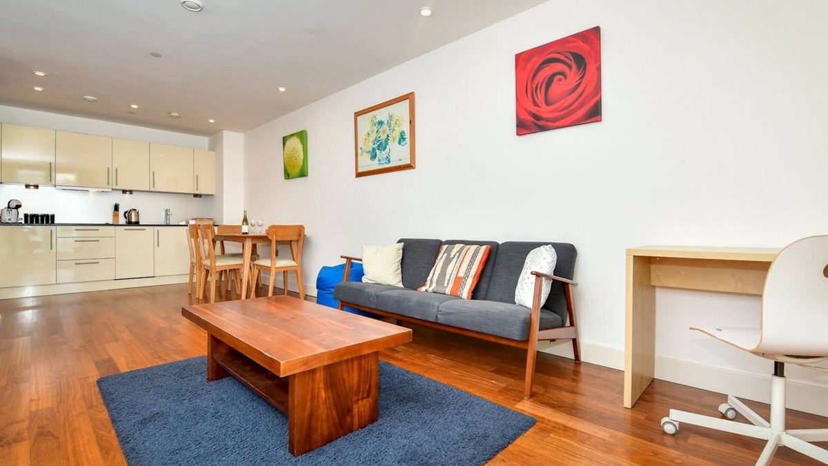 Cardiff City Centre Apartment | Pass the Keys | Super Central Spacious 2 Bed Apartment with Parking