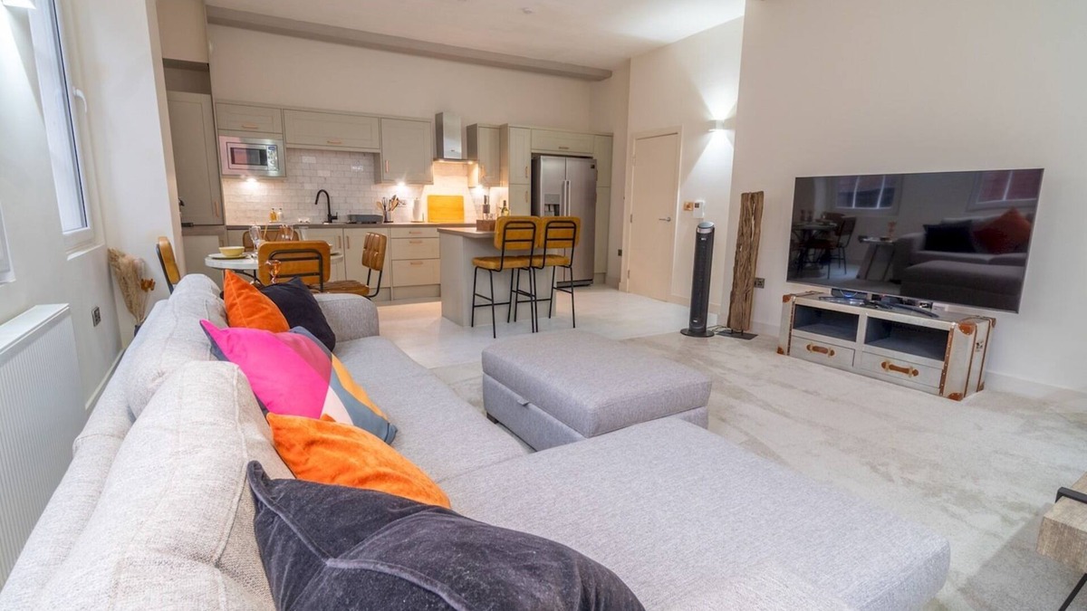 Nottingham City Centre Apartment | Pass the Keys | Super Luxurious 2 bedroom Lace Market Apartment