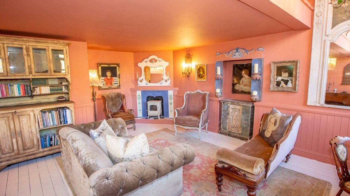 Deddington House | Pass the Keys | Unique renovated former chapel