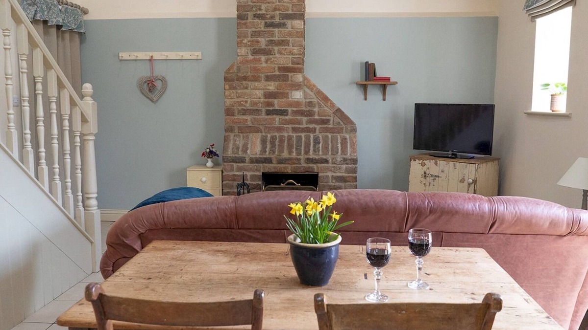 Wedmore Cottage | Pass the Keys | Wilf's Barn, Wedmore a romantic cottage for two