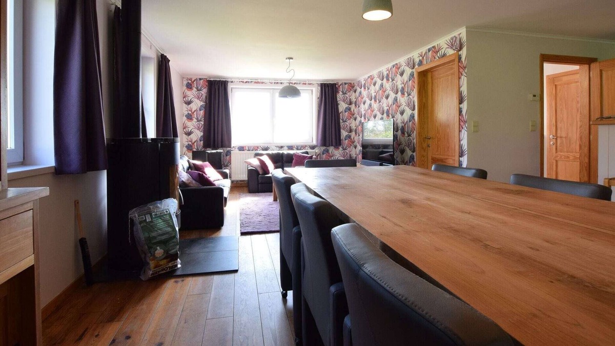 Baillonville Villa | Pastoral villa in Heure with bubble bath, sauna, terrace and large garden