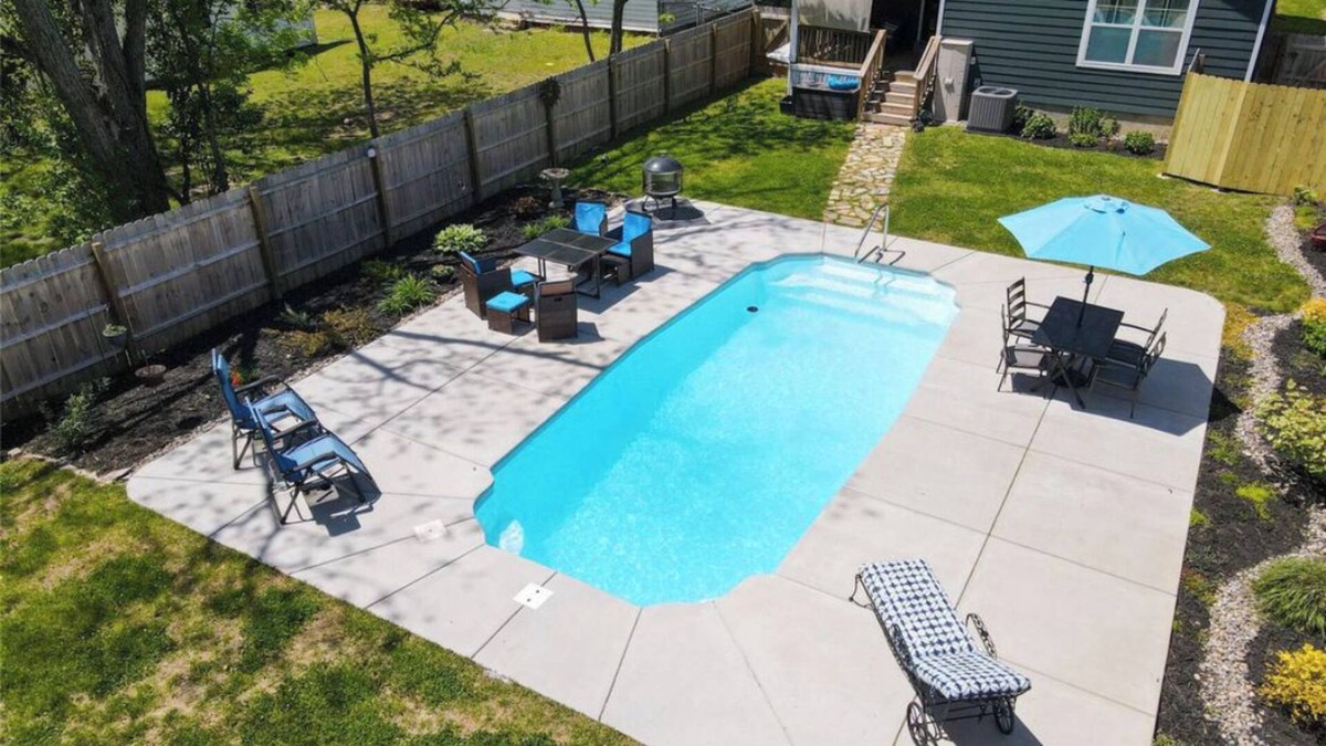 Rock Hill House | Patch of Paradise - Pool. Shuffleboard & Sleeps 8- close to Sports & Events Ctr