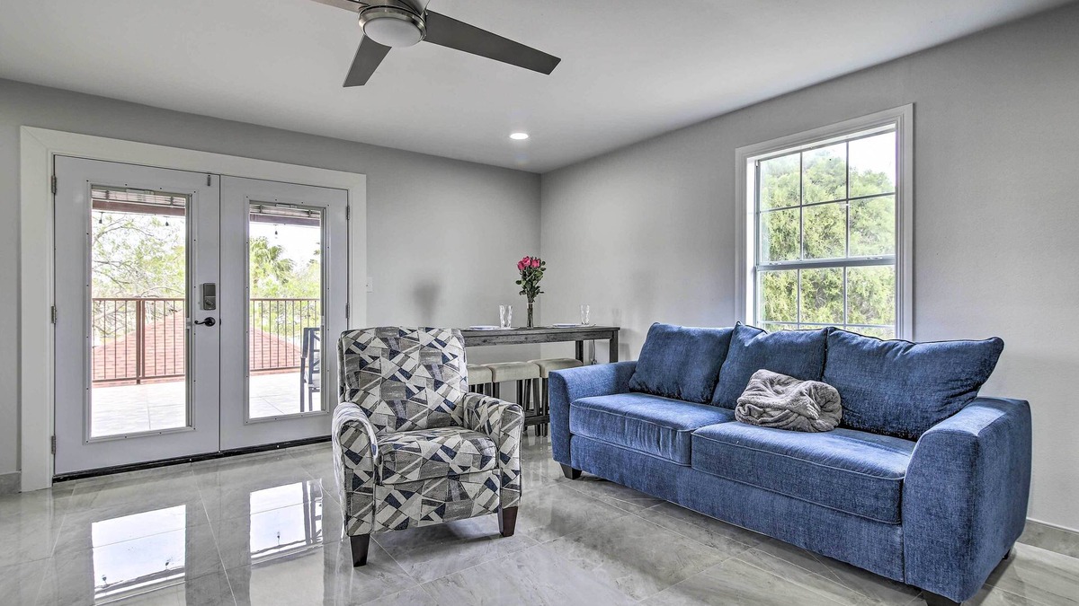 Brownsville House | Patio & Balcony: Gulf Coast Retreat in Brownsville