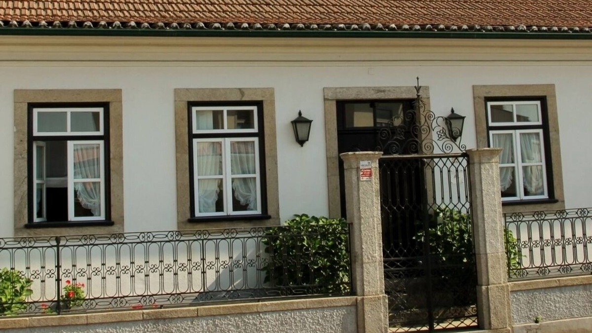 Cacia House | Patio Casa De Familia Em Canelas, Estarreja