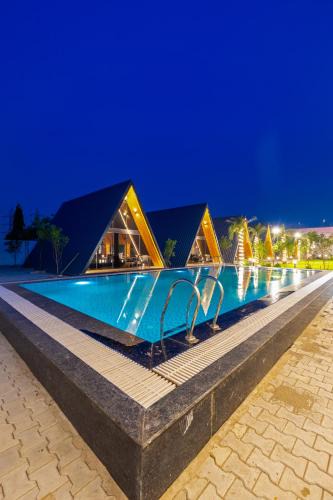 Gurugram Hotel | Patio Farms by Saltstayz