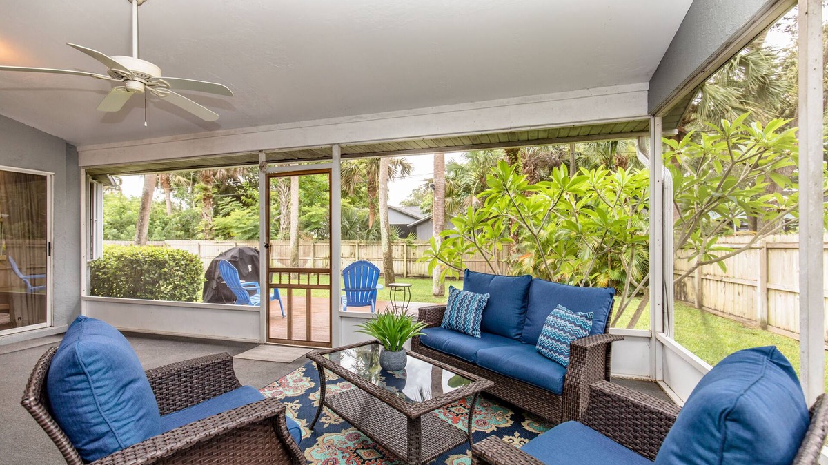 Sebastian Highlands House | 🍹🌞 Patio Paradise! 3BR/2BA Private/Fenced Yard, Pet Friendly, and Quiet!