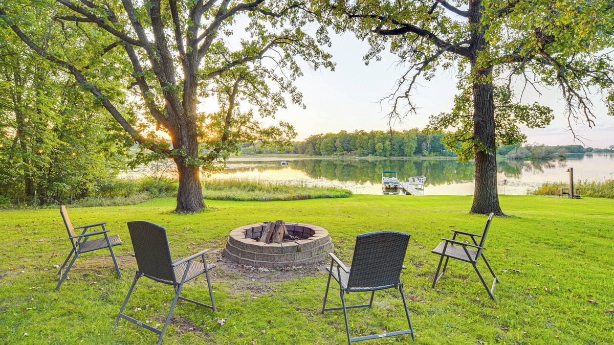 Siren Cabin | Patio, Views & Hot Tub: Quiet Lakeside Cabin