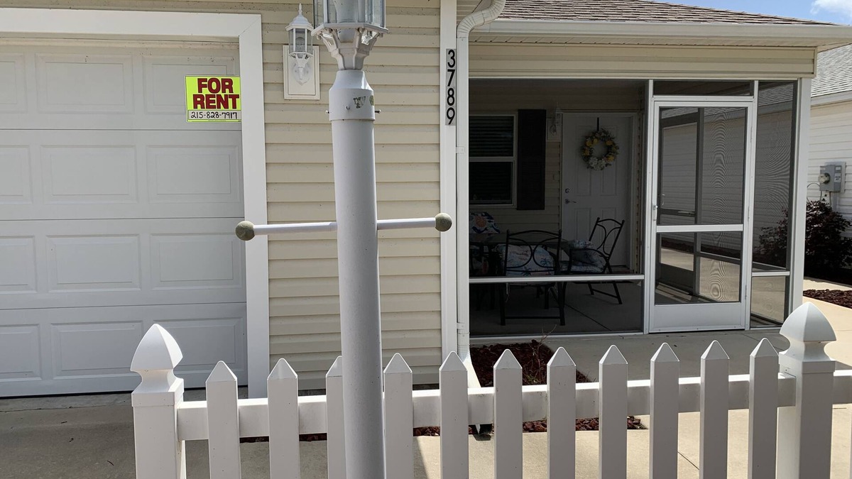 The Villages House | PATIO VILLA W 4 PERSON GOLF CART 1M TO BROWNWOOD SQ-NO XTRA GUEST FEES
