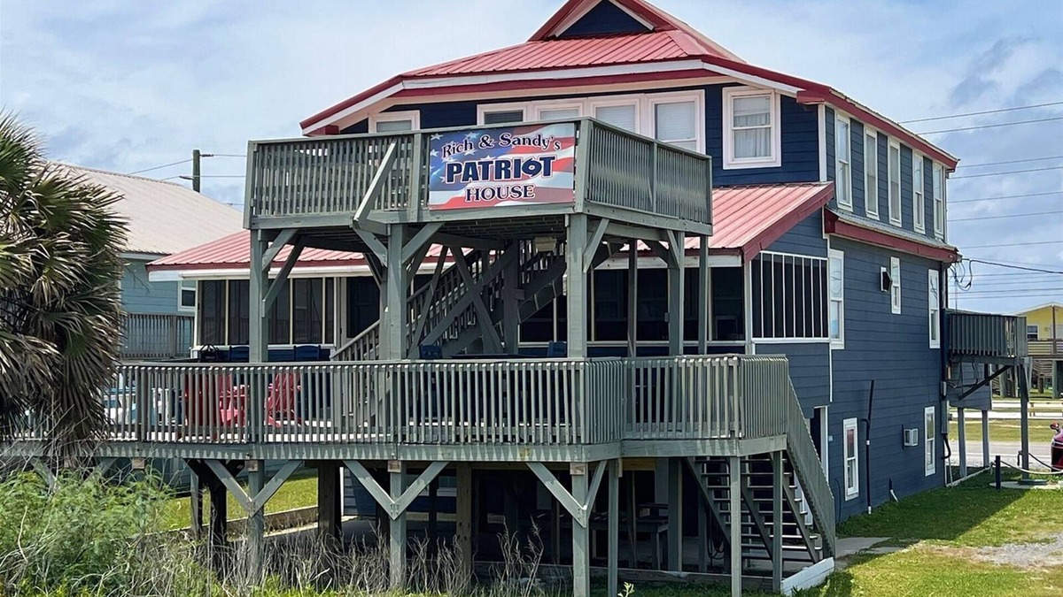 Grand Isle House | Patriot House - Beachfront - Island Realty