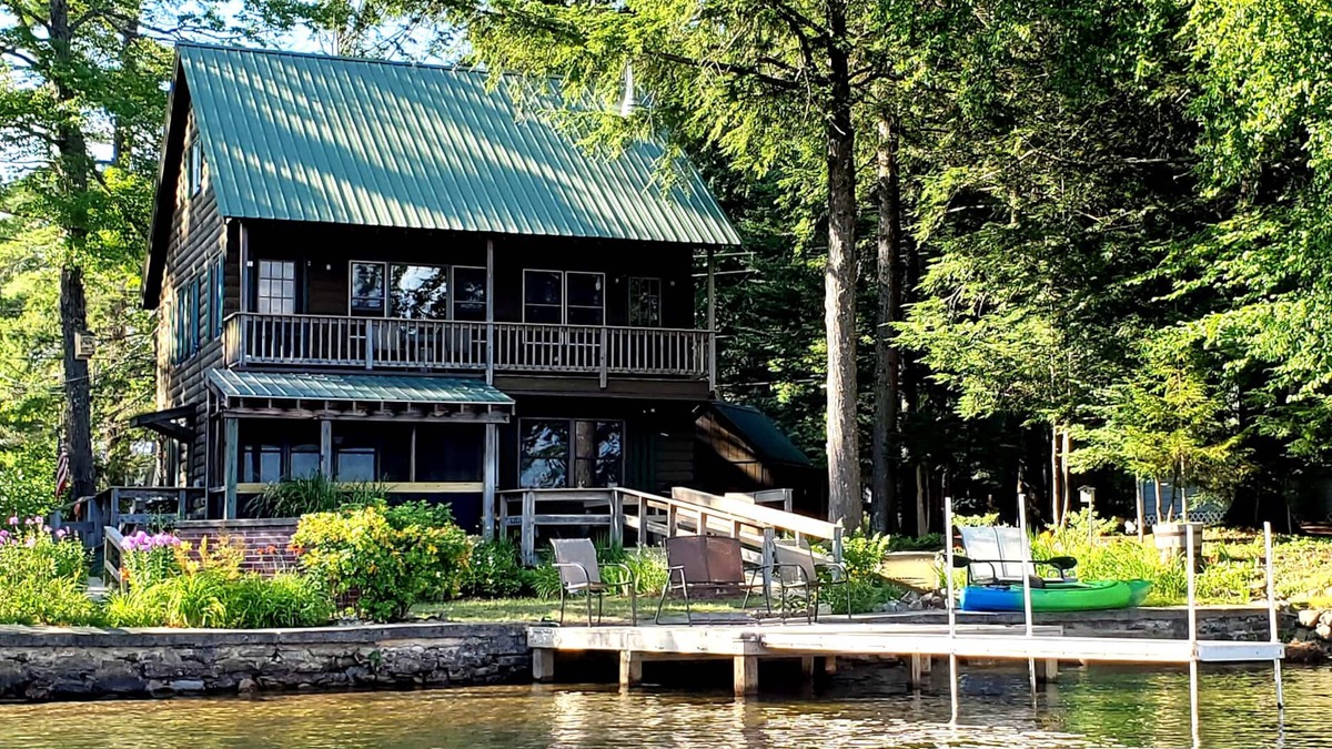 Gloversville House | PatriotsRest: Adirondack private waterfront with fishing/swimming/boat dock