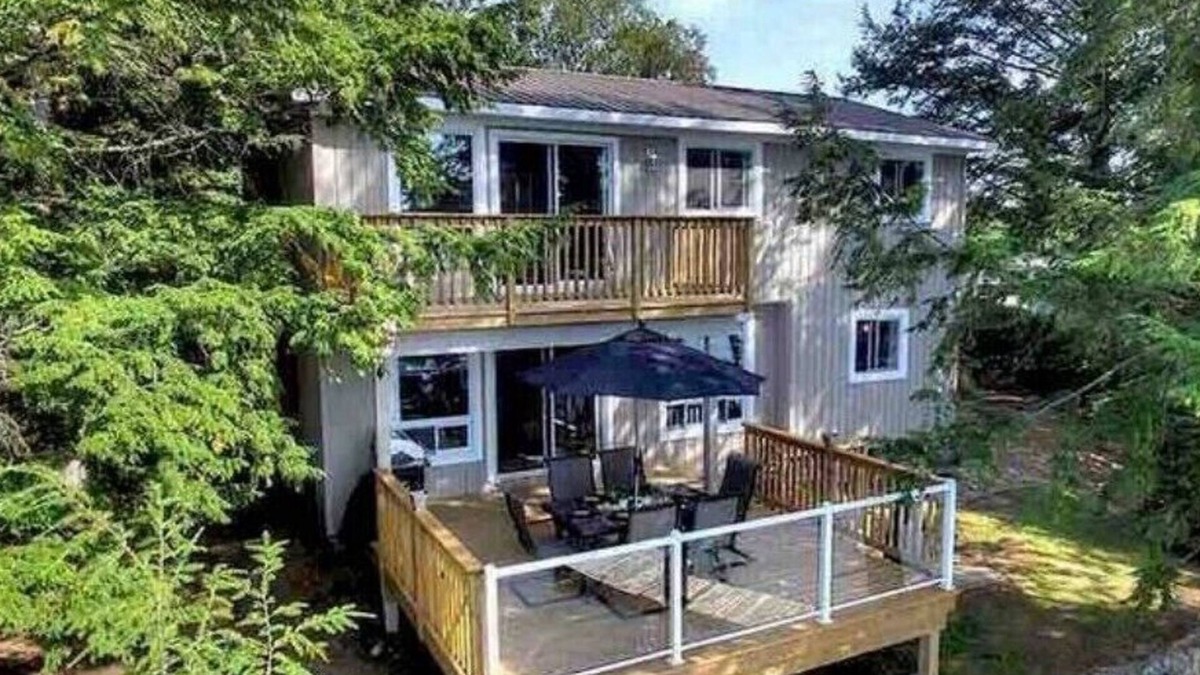 Highlands East Cottage | Paudash Lake House