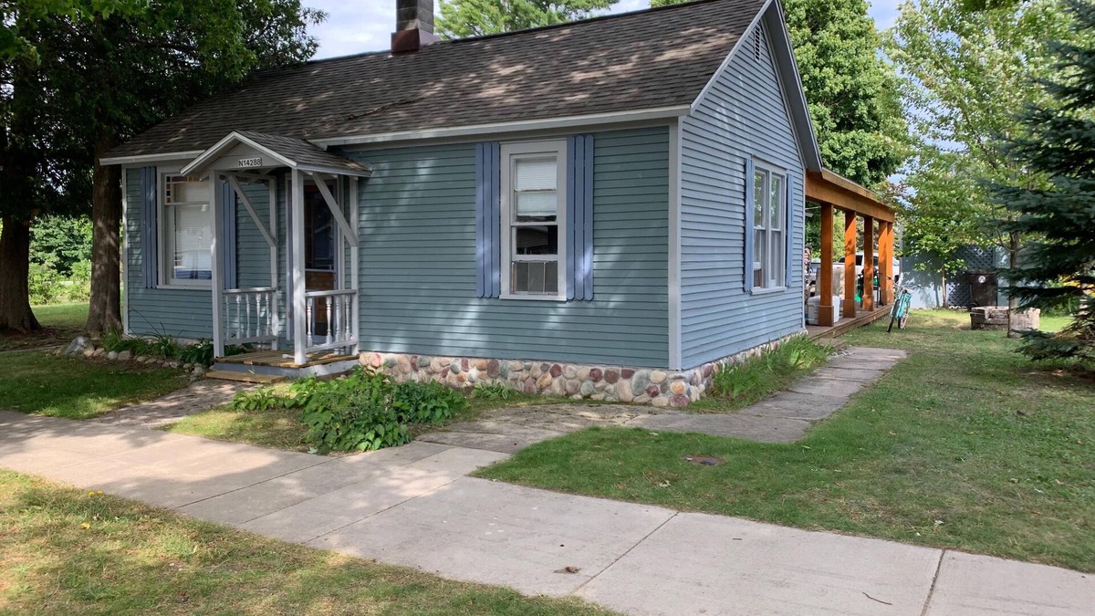 Grand Marais House | Paul's Place - Two blocks from beaches in the heart of Grand Marais