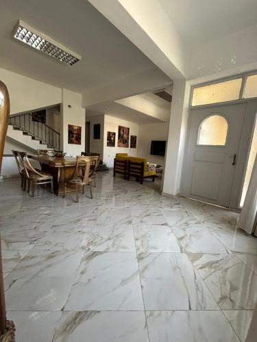 Corniche Road-Dahar Villa | Pause for a while