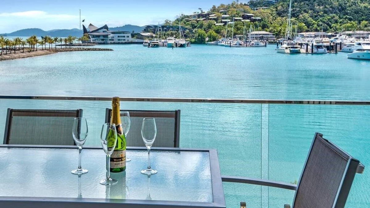 Hamilton Island Apartment | Pavillions 24, Marina Front Apartment on Hamilton Island