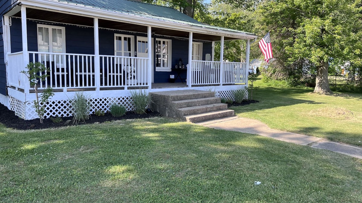 Paw Paw Lake Cottage | Paw Paw Lake Retreat