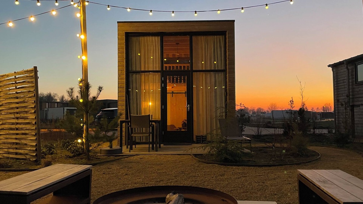 Olburgen House | Pawradise - Charming TinyHouse on the water in Olburgen | Romance & Adventure