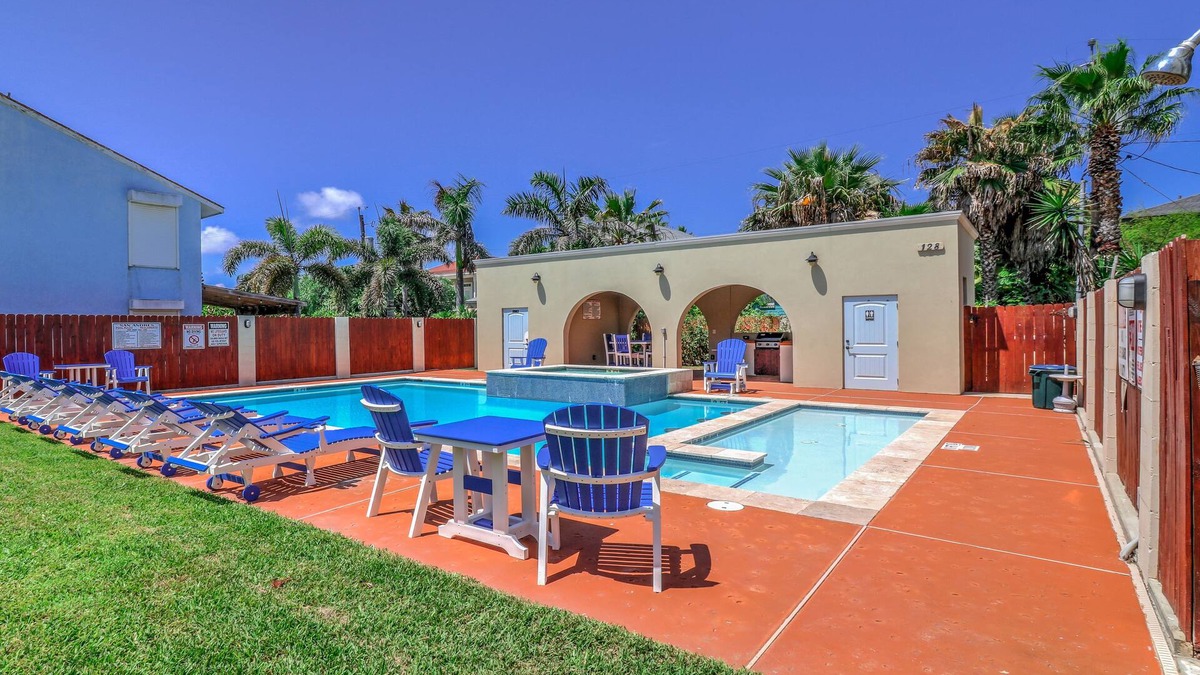 South Padre Island Condo | 🐾 Paws & Relax: Save 10% on 7+ Nights at Pet-Friendly Athena Ares!