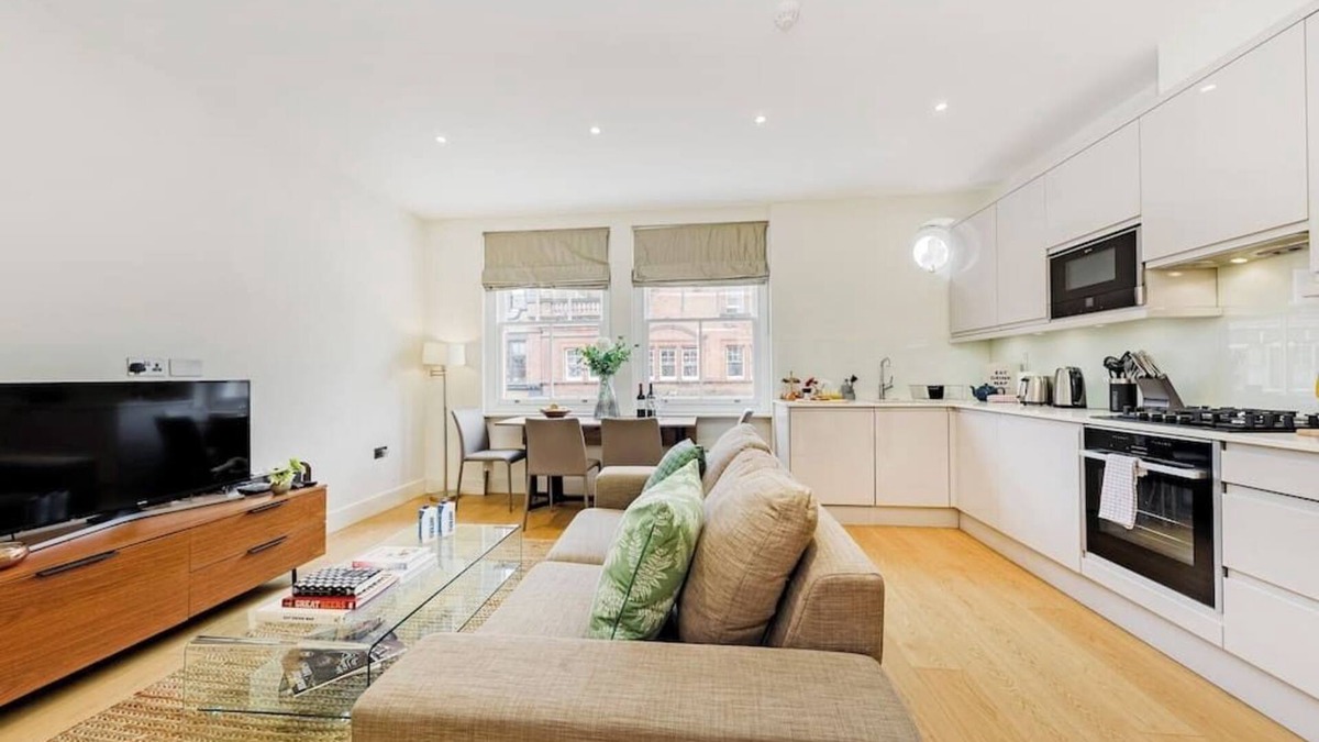 Holland Park Apartment | PBC | Luxury One Bedroom Apartment in Soho GT13