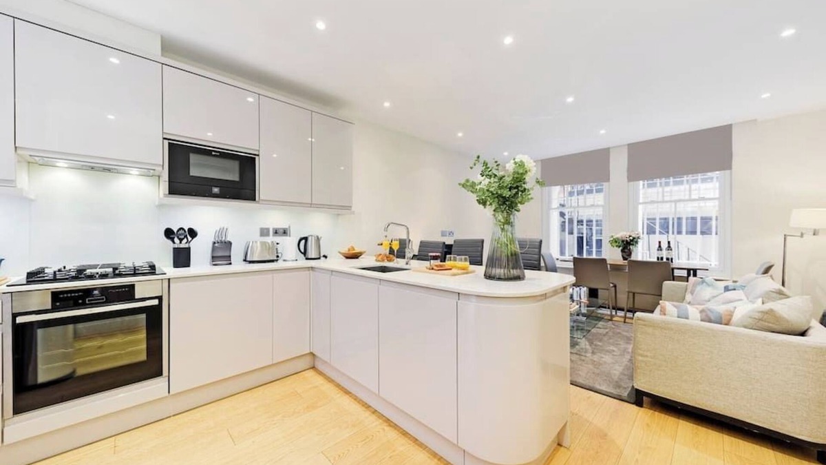 Norland Apartment | PBC | Luxury Three Bedroom Apartment Soho GT2