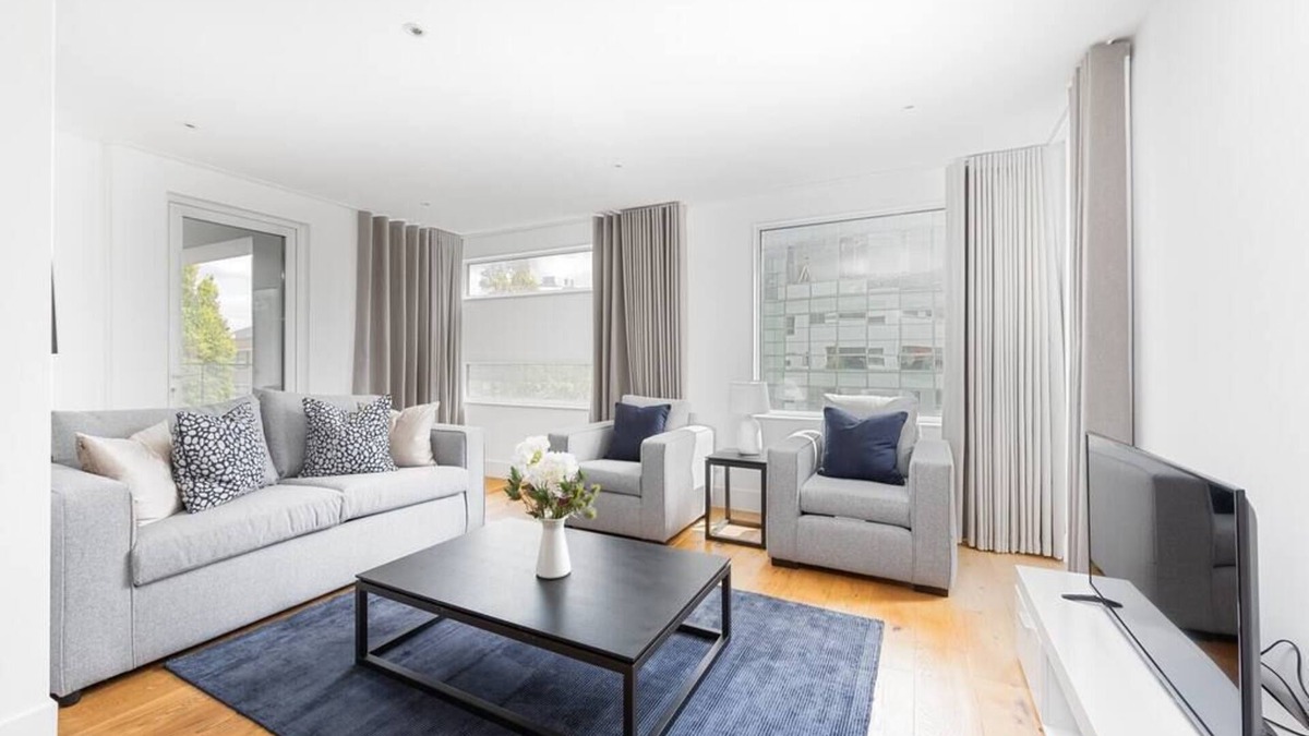 Camden Town with Primrose Hill Apartment | PBC | One Bedroom Apartment with Balcony JT2