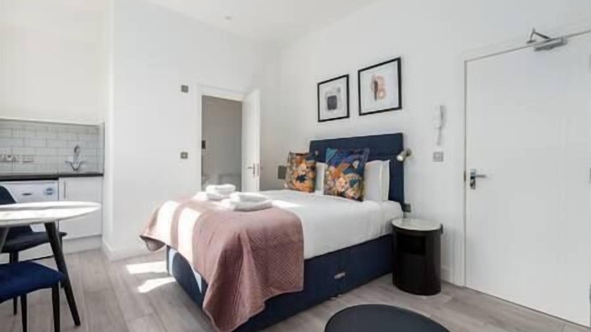 Holland Park Apartment | PBC | Studio Apt in Richmond (RICH3)