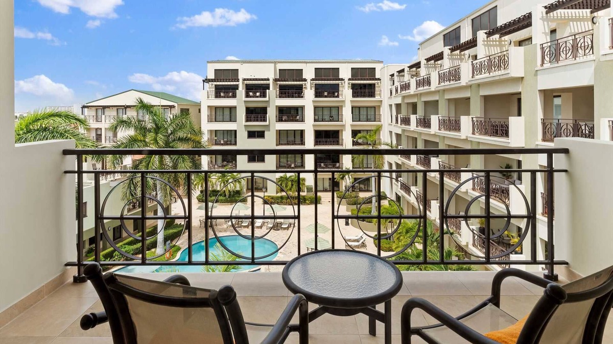 Washington Condo | PC412 - Pool View - 1BR Perfect for a couple or Family - Close to Palm Beach - 1BR