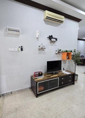 Taman Megah House | PD Shell Gate Home Stay