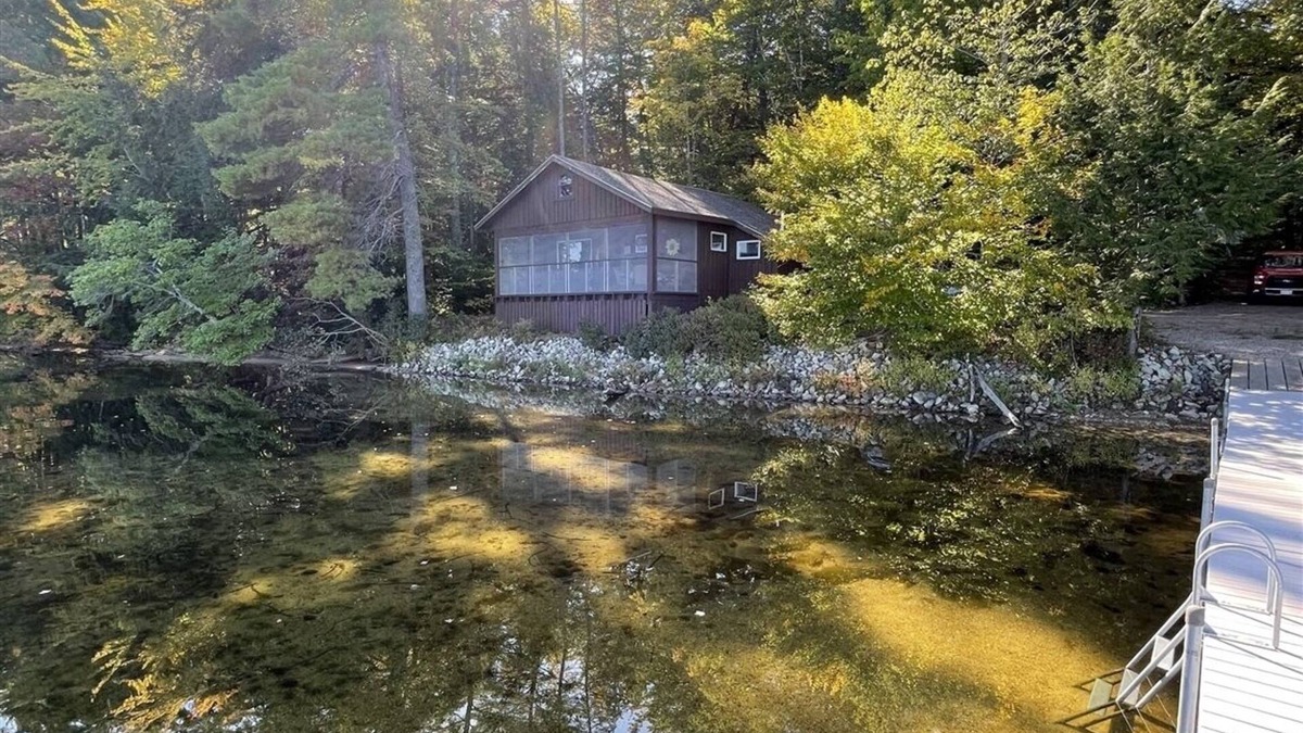 Sebago Villa | PEABODY POND SHOREFRONT