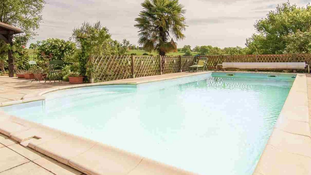La Chapelle-Saint-Jean Cottage | Peace AND Charm IN Dordogne
