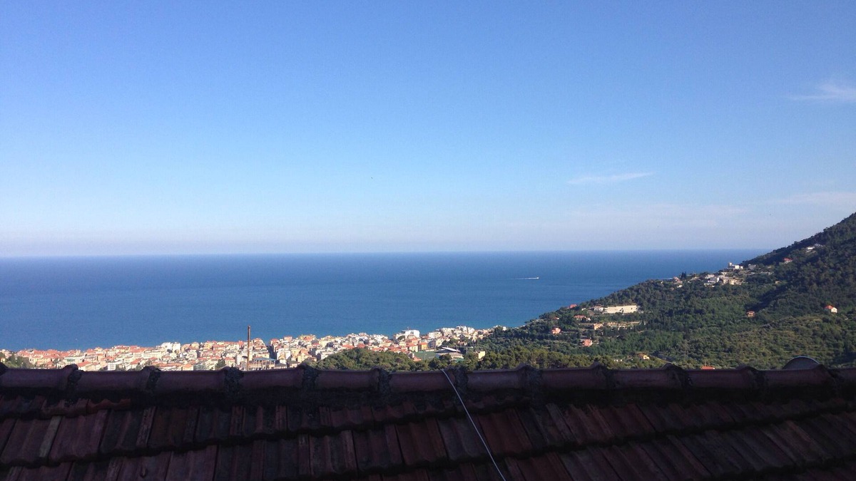 Moglio House | peace and relaxation a few steps from the sea