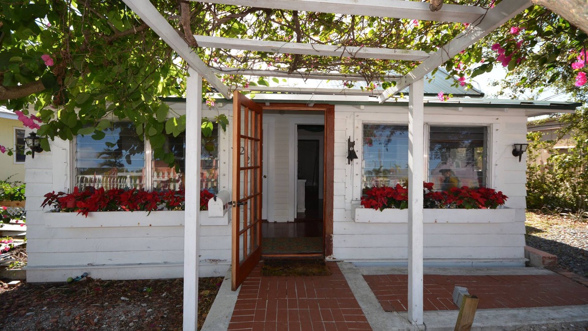 Stuart Cottage | PEACE Cottage in the heart of downtown Stuart, Fl.