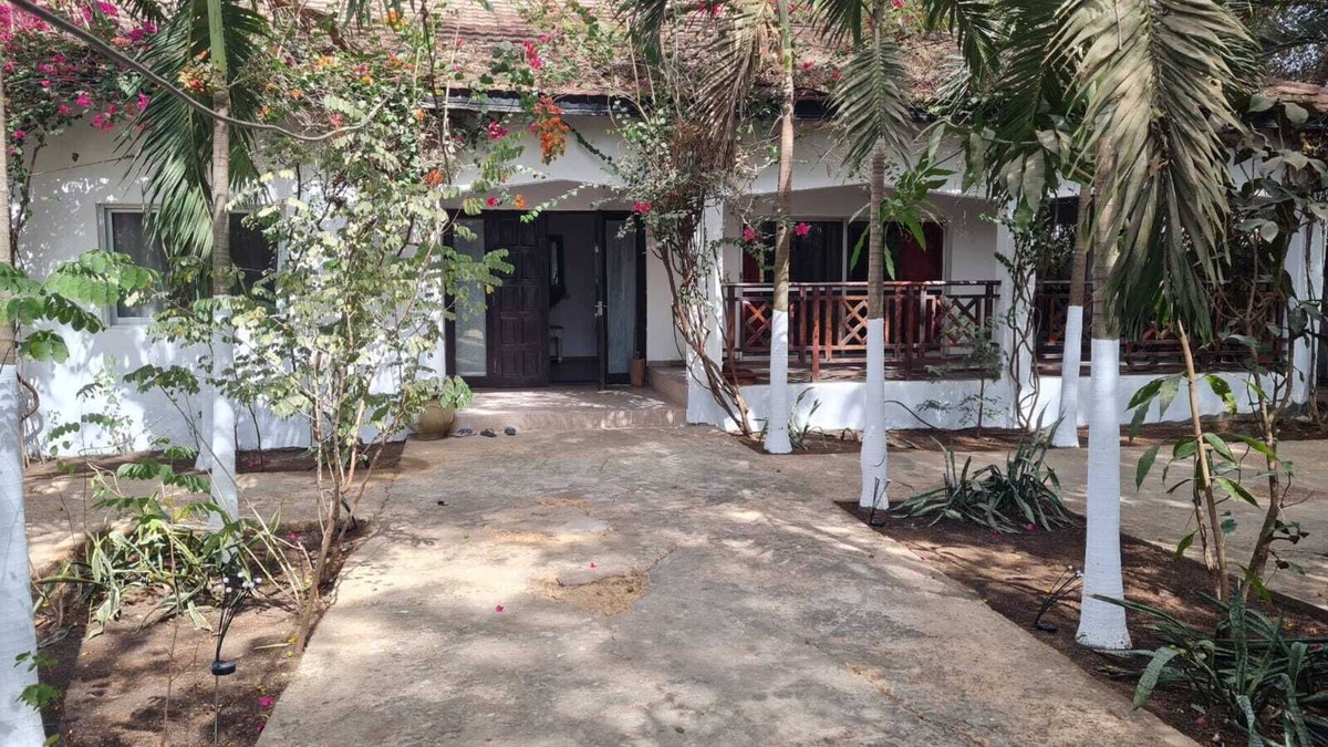 Gunjur House | Peace House in Gunjur, Style and Comfort, Just off Gunjur Highway