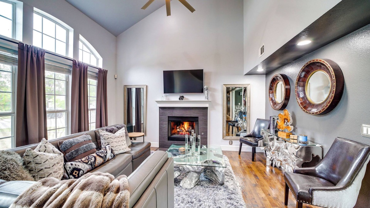 Tulsa House | 'Peace & Tranquility': Home 2 Mi to Dtwn Tulsa!