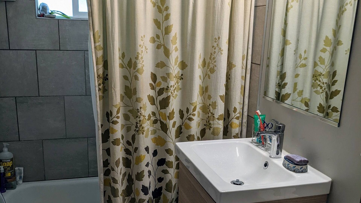 Vallejo House | Peaceful 2 bedroom with office in the hills