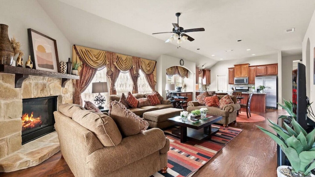 Grand Prairie House | Peaceful 3 BD Family Getaway