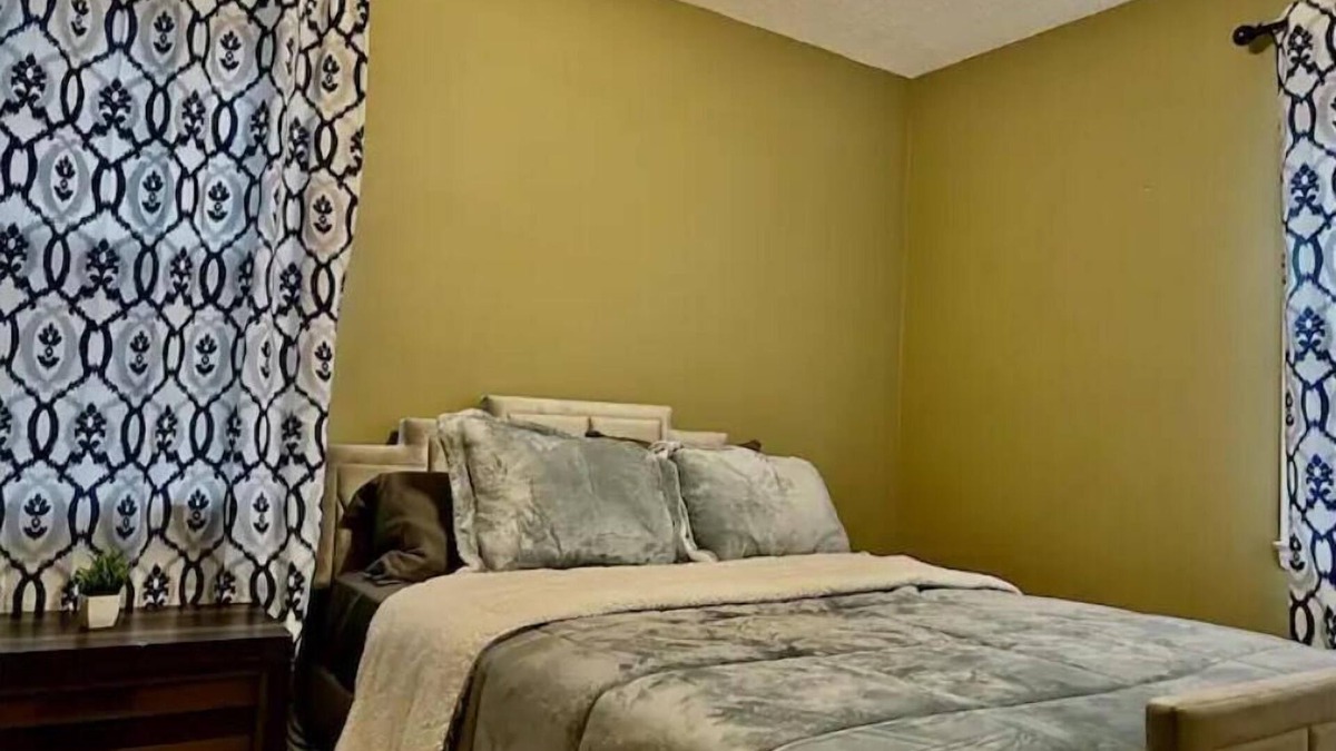 Little Italy House | Peaceful 3-bedroom house in weddington