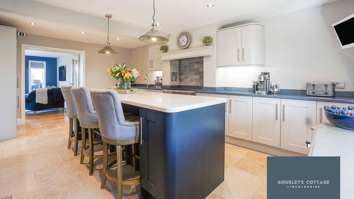 Rampton Cottage | Peaceful 3 Bedroomed Lincolnshire Cottage with Hot Tub in Laughterton nr Lincoln