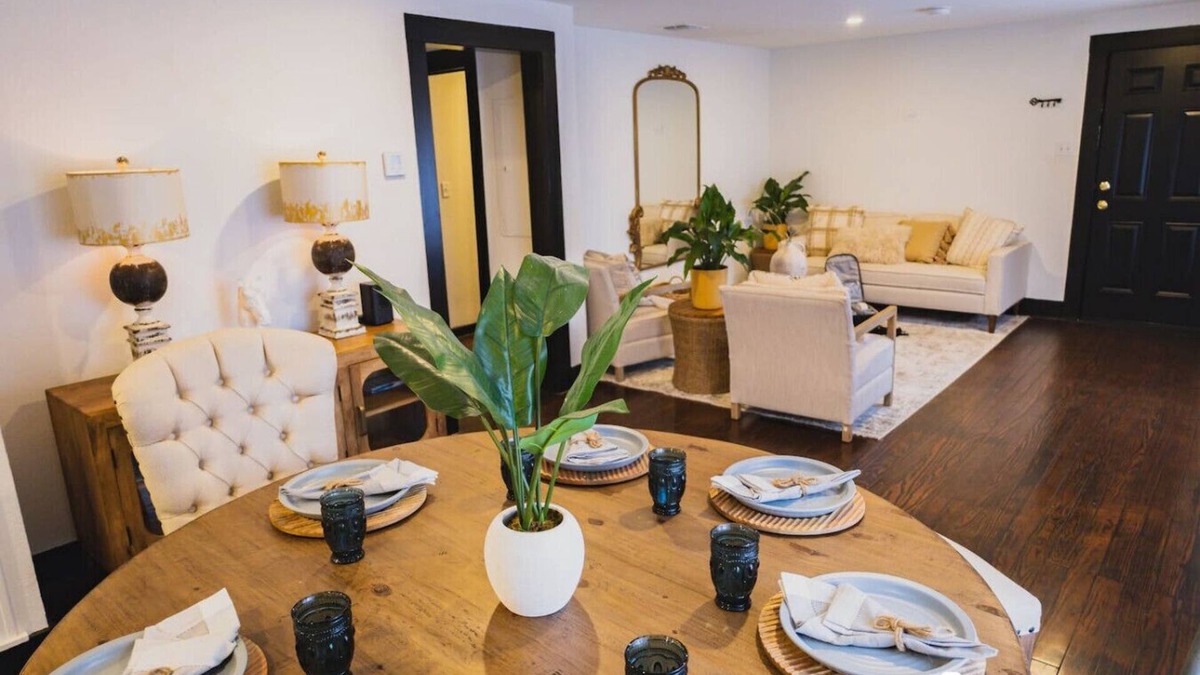 Von Ormy House | Peaceful 4-Bedroom Escape sitting on 30 acres