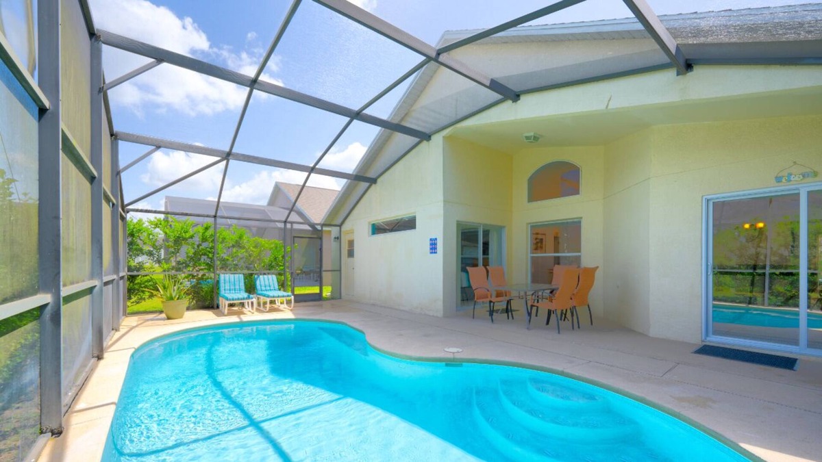 Haines City House | Peaceful 4BR Golf Resort Pool Home Near Disney and Legoland