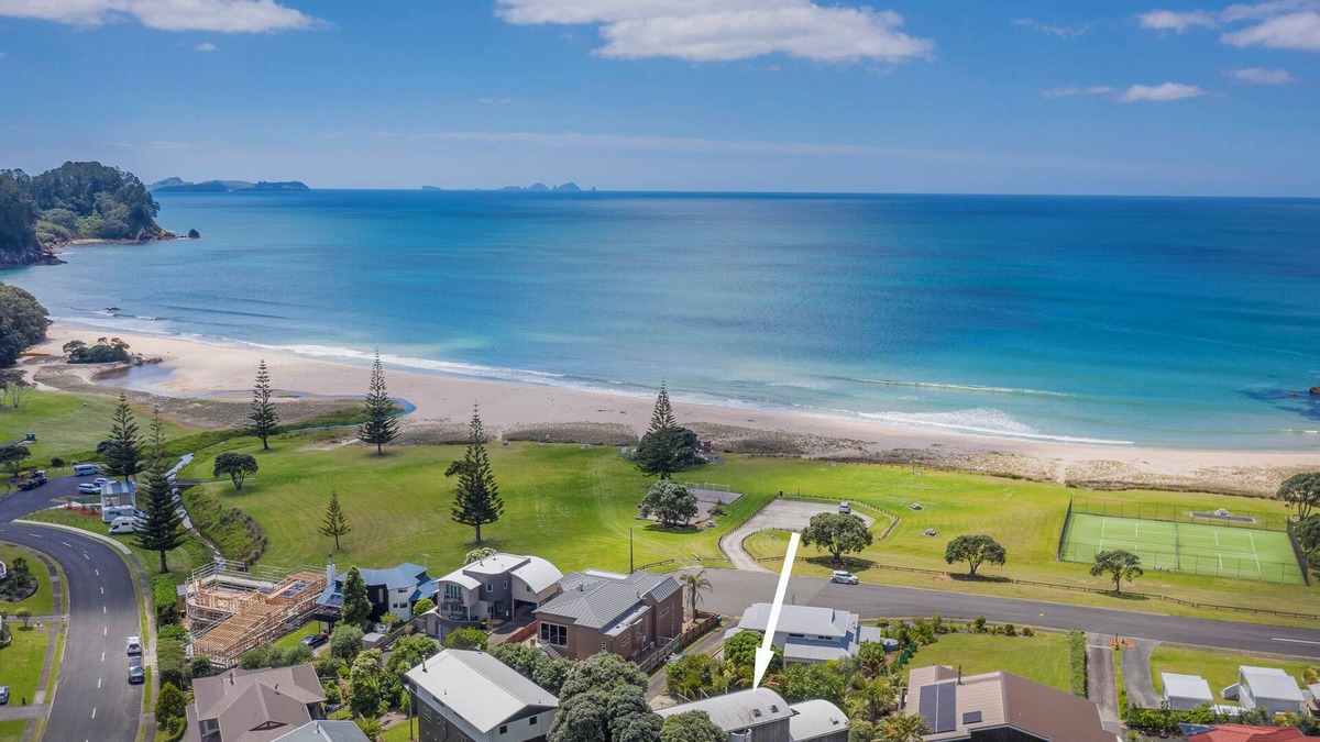 Onemana House | Peaceful 4BR Home with Spa Near Whangamata