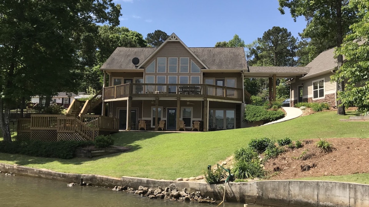 Jackson House | Peaceful 5 Bedroom Jackson Lake home on a quiet cove