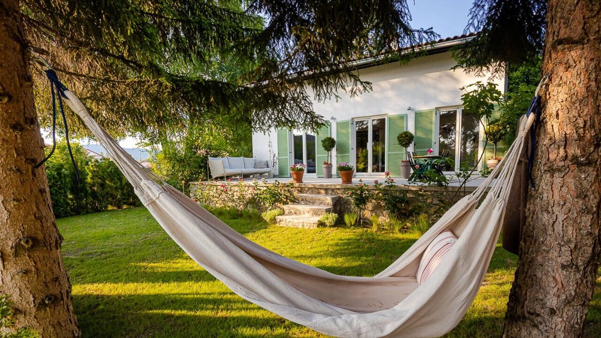 Ohrid Villa | Peaceful and hidden home set in a beautiful garden.