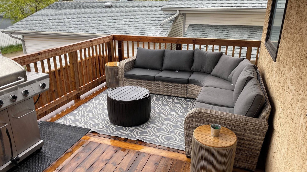 Red Deer House | Peaceful and Inviting 4 Bedroom Bilevel House