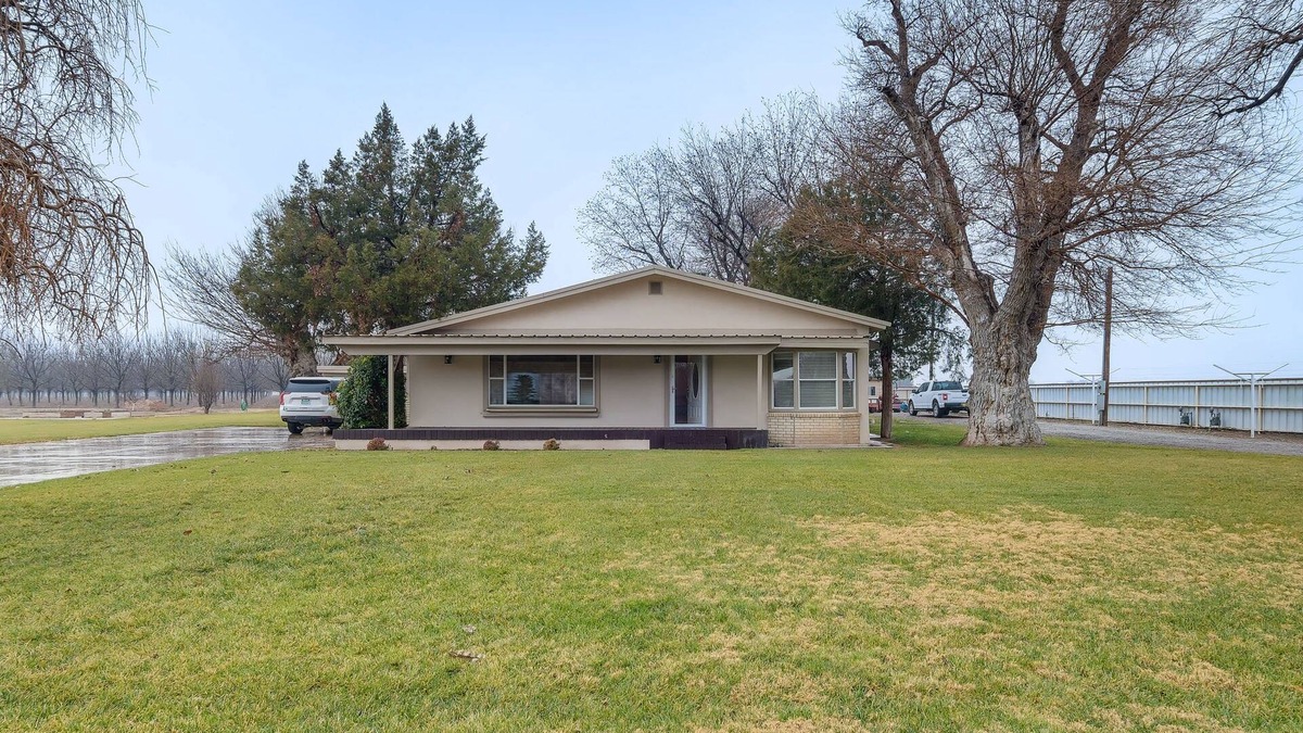 Lakewood House | Peaceful Artesia Vacation Rental w/Orchard Views!