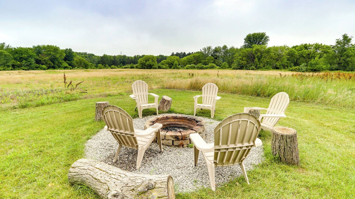 Benton Harbor House | Peaceful Benton Harbor Getaway Near Lake Michigan!