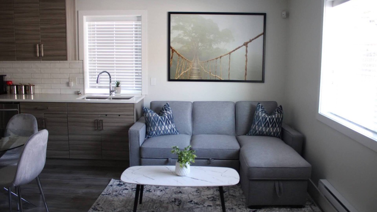 Sunset House | Peaceful, bright and cozy modern laneway guest home in Vancouver, BC.